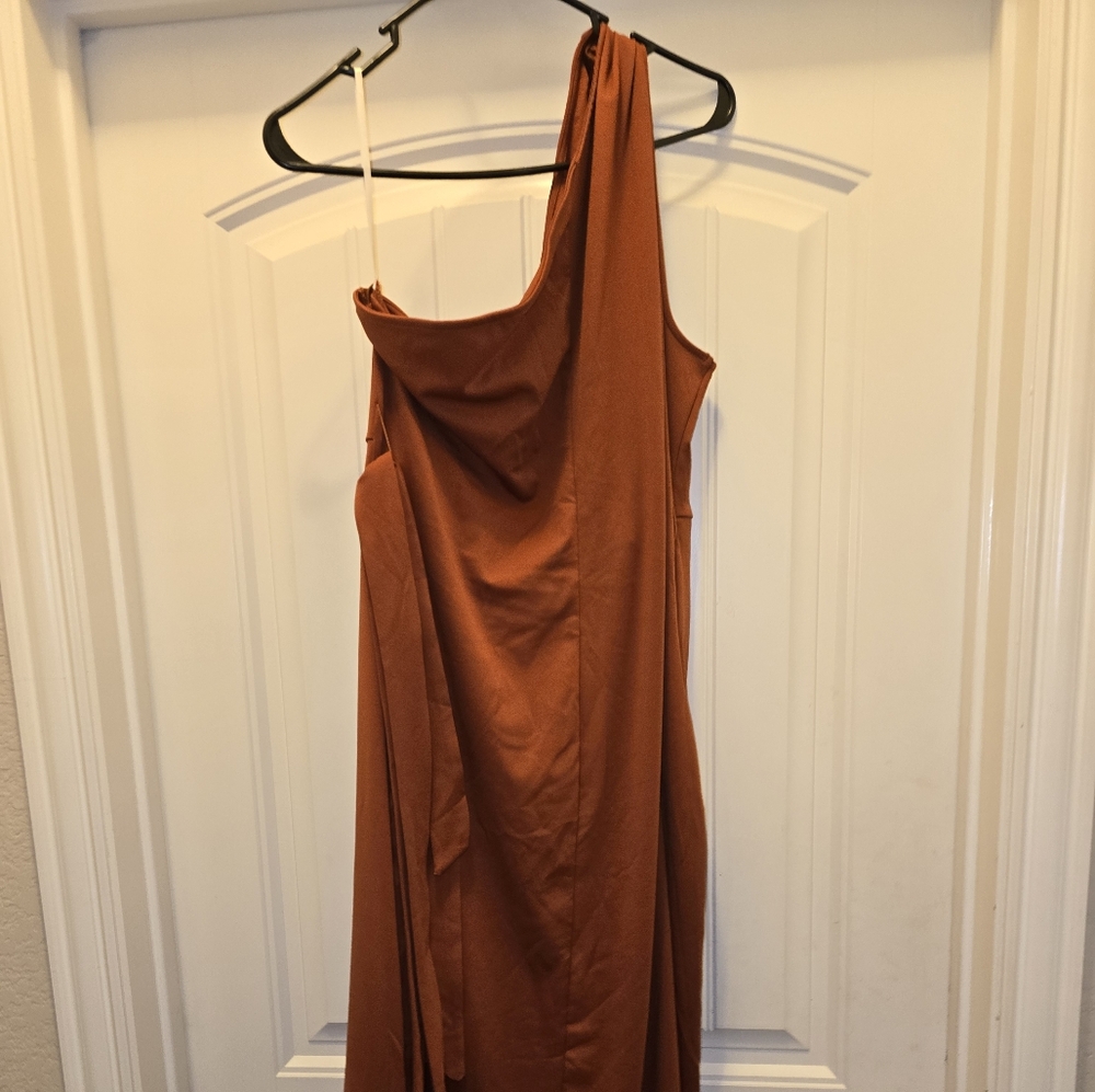One shoulder dress